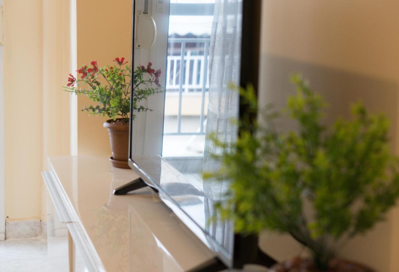 Modern Cozy Apartment In Kalamaria Luaran gambar